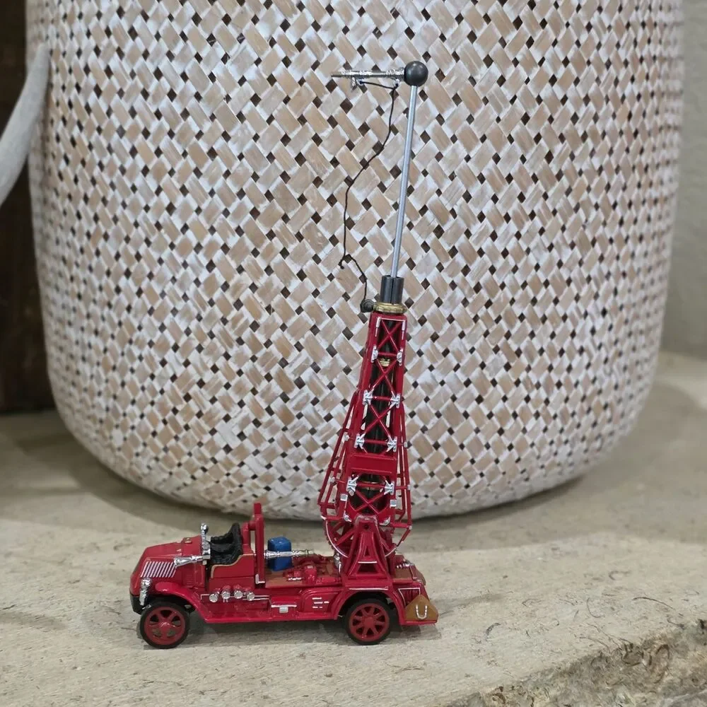 1998 Matchbox Models of Yesteryear 1920 Mack AC Water Tower Truck Model YYM37633